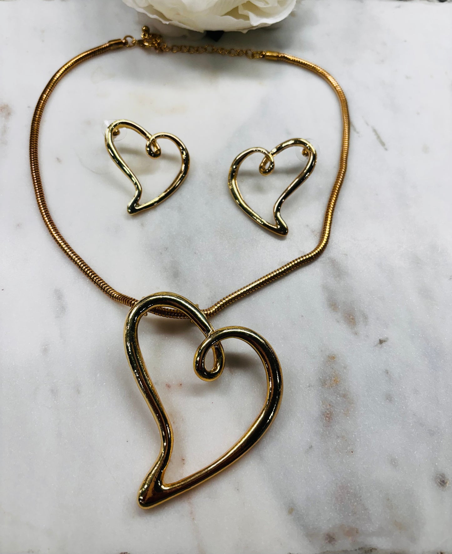 Heartfelt Necklace Set w/earrings - Gold