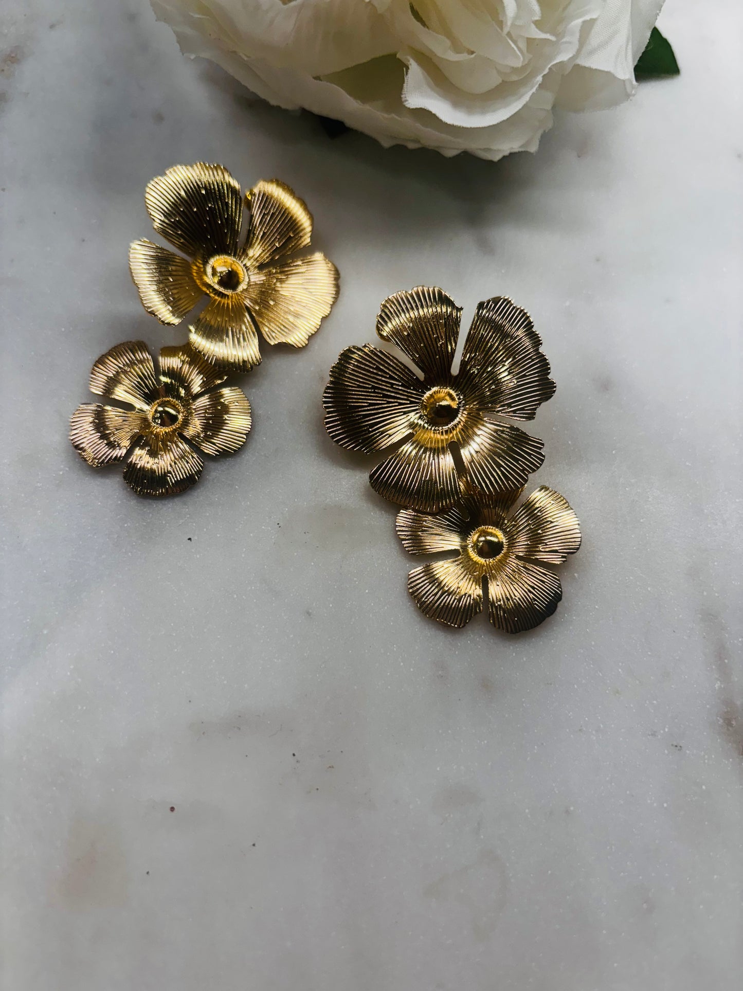 Double Petal Drop - Gold