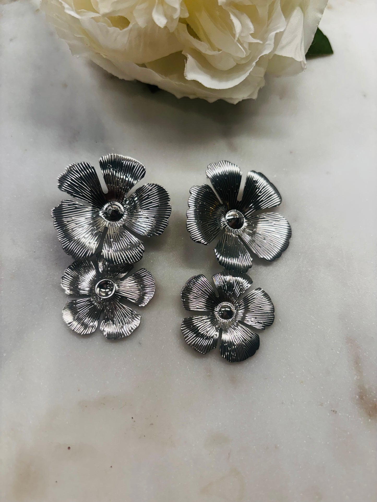 Double Petal Drop - Silver