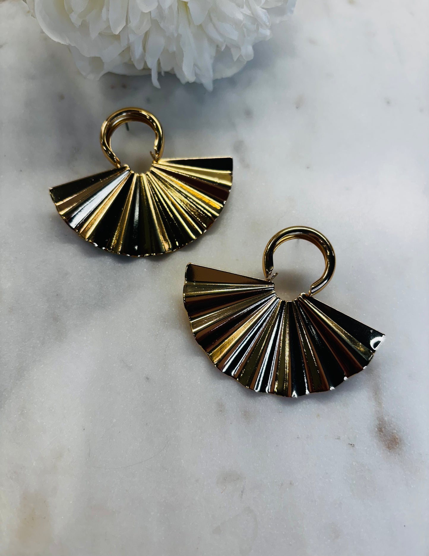 I'm Calm Earrings - Gold