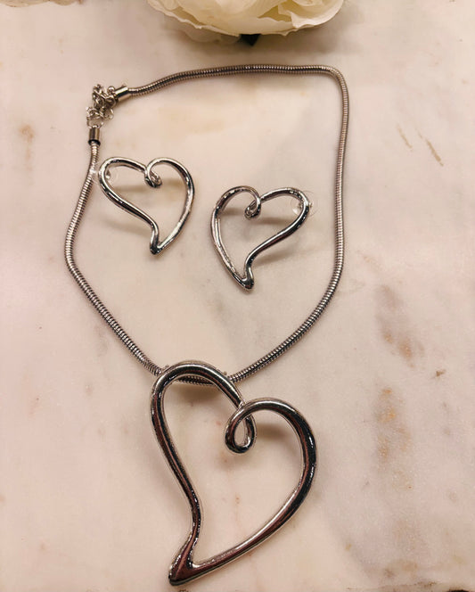 Heartfelt Necklace Set w/earrings - Silver