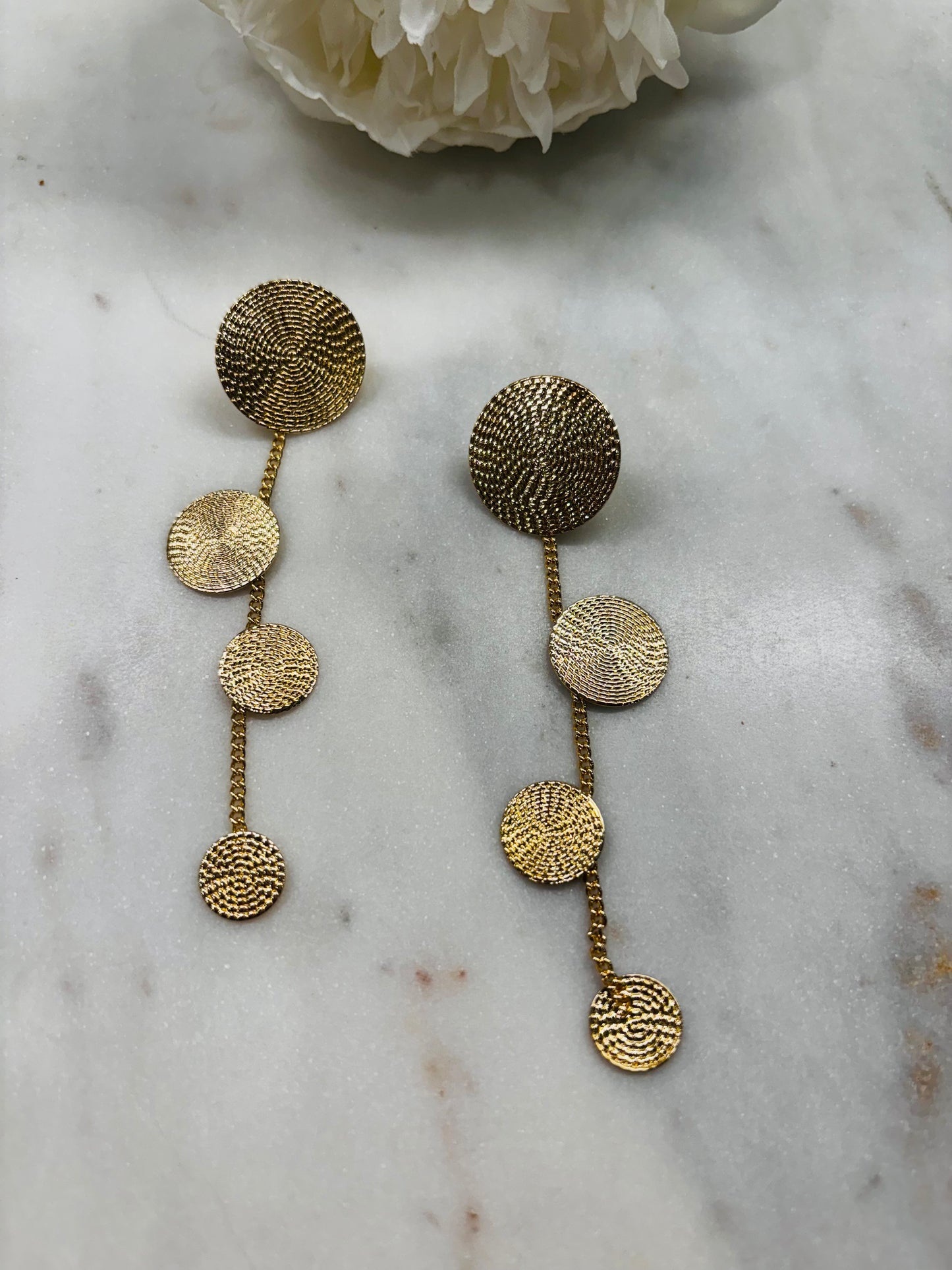 Different Circles Gold Earrings