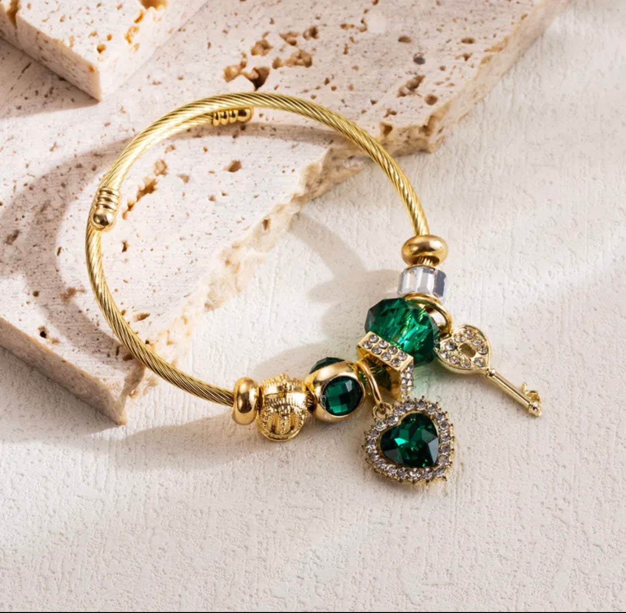 Rhinestone Heart Bracelet - Green/Gold