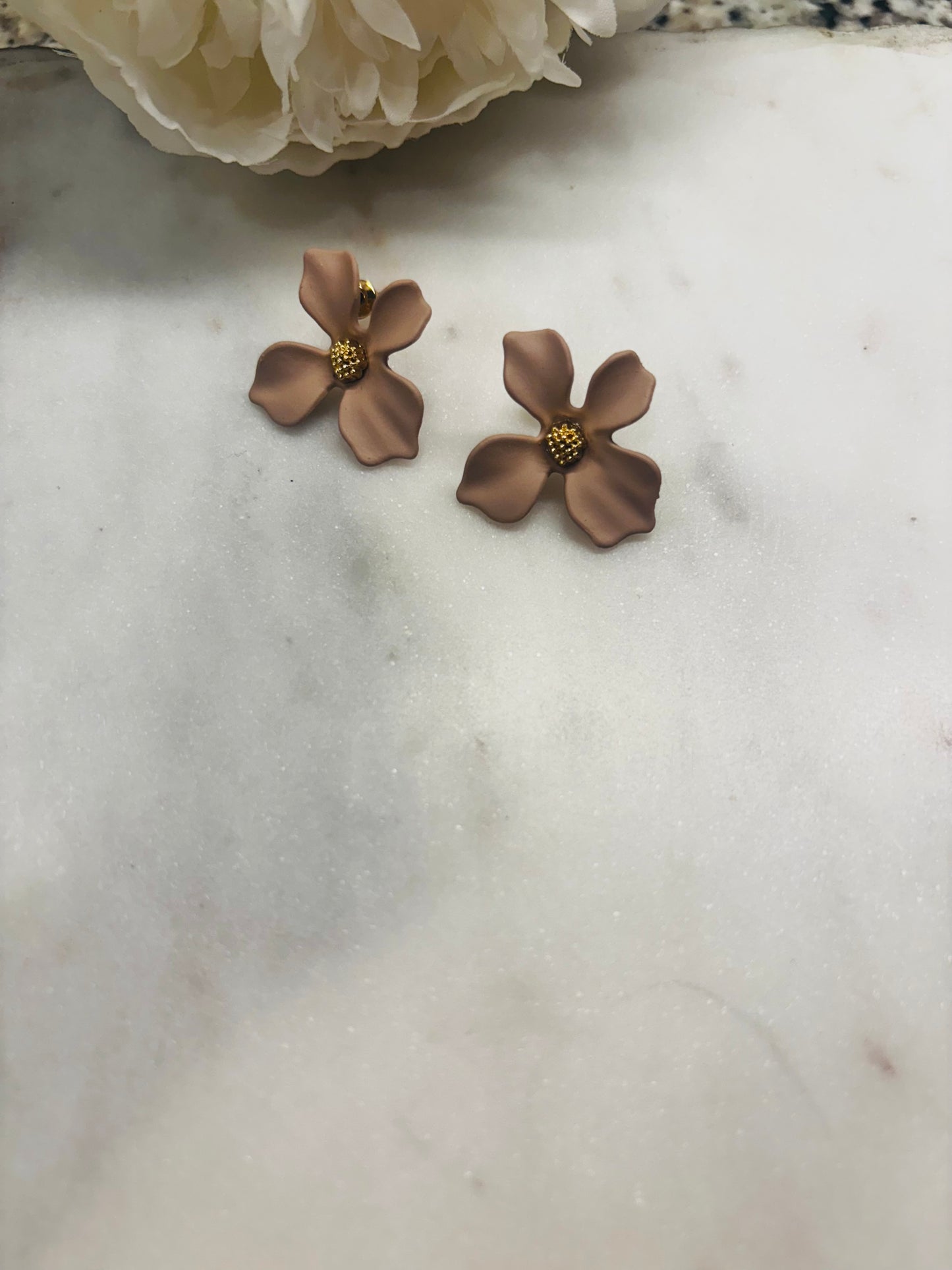 Petal Love Earrings - Coffee