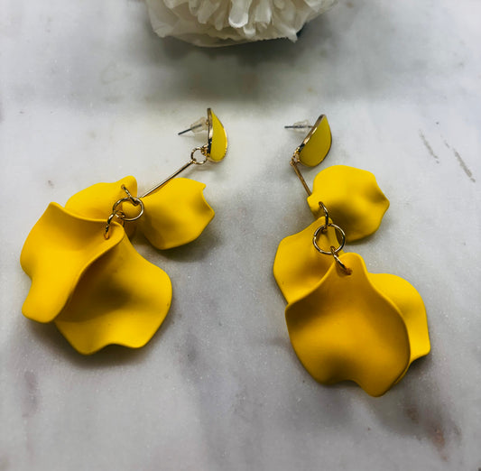 Falling For You Earrings Yellow