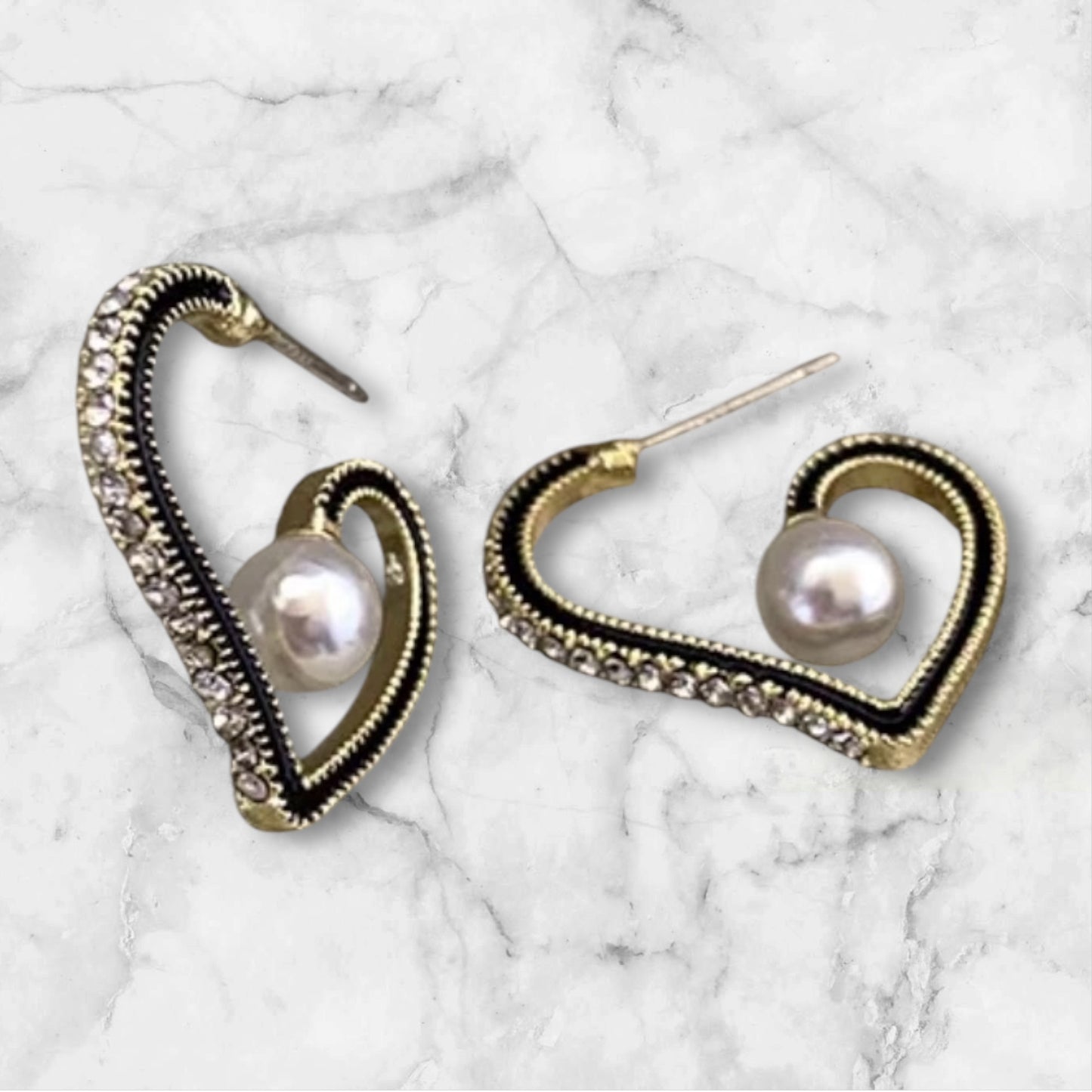 In Love With Pearls Earrings