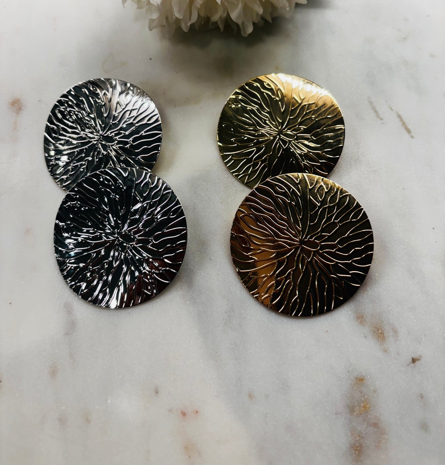 Fill Me In Earrings - Gold
