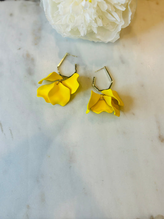 Mini Falling For You Earrings Yellow