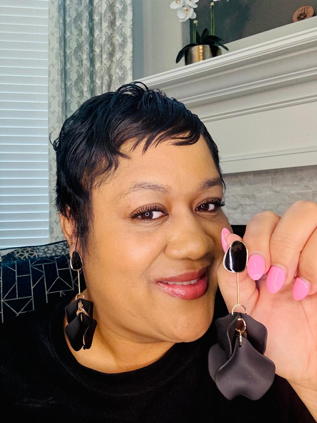 Falling For You Earrings Black